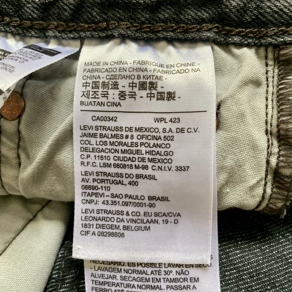 LEVI'S | Denim Distressed Black Shorts - Picture 4 of 4